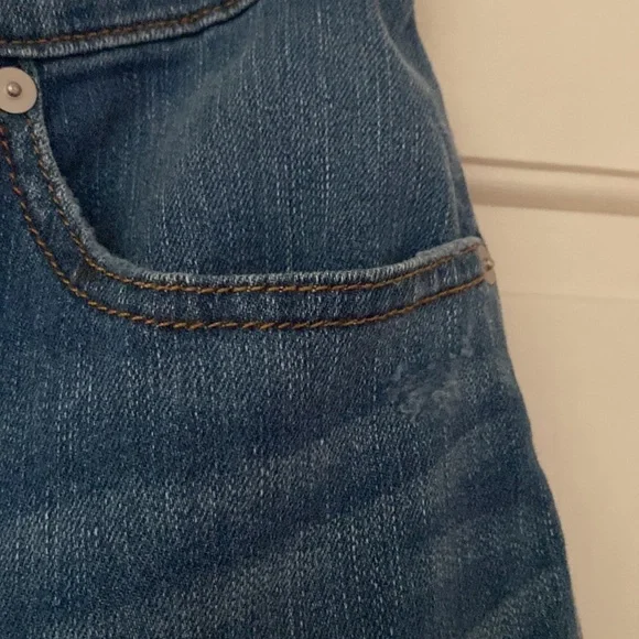 Madewell Perfect Vintage Crop Jean in Cartigan Wash Mid Wash Color Distressed 28